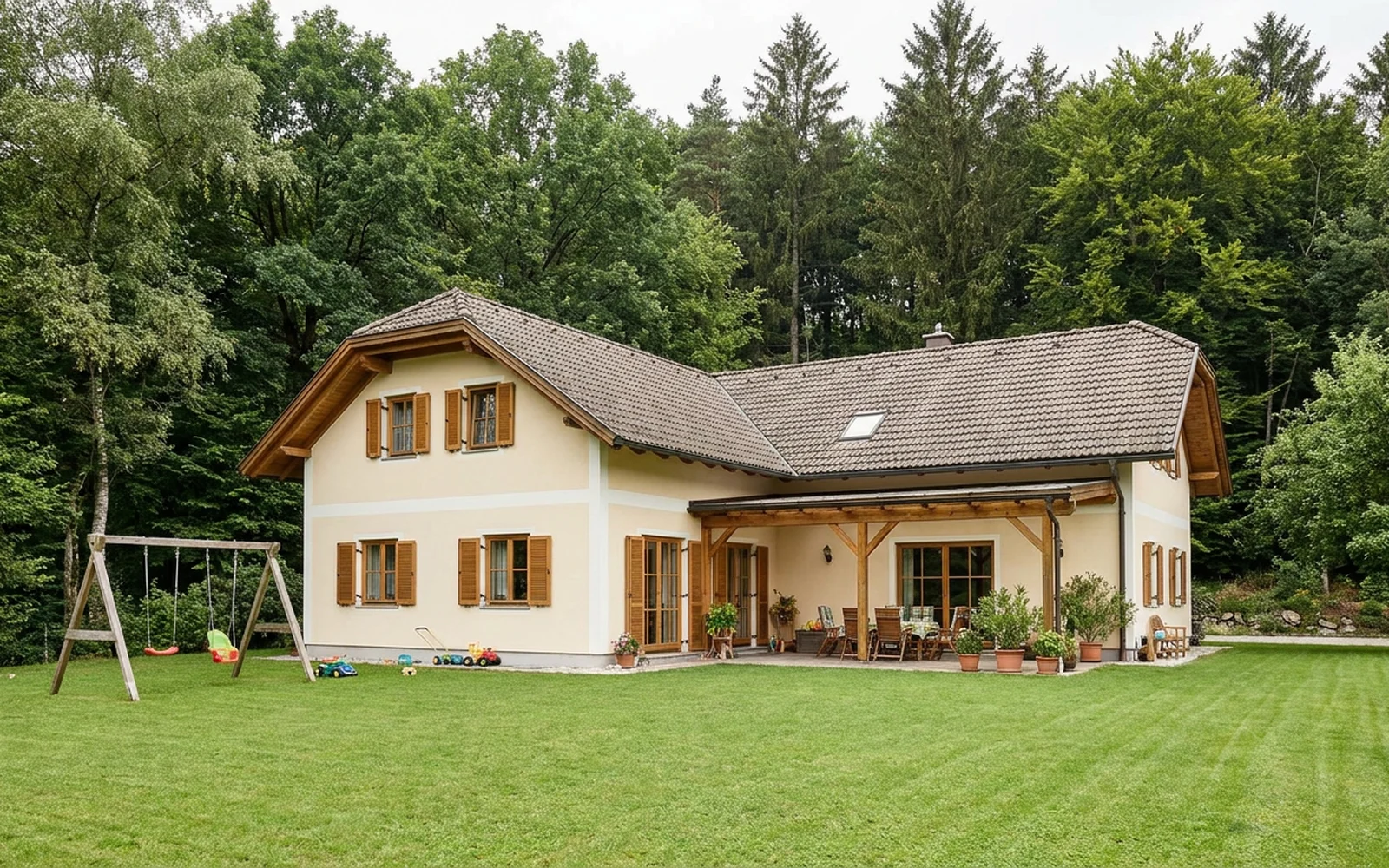 Familienhaus am Waldrand — Regau